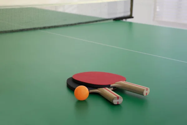 Racketar Och Boll Ping Pong Bord Utrymme För Text — Stockfoto