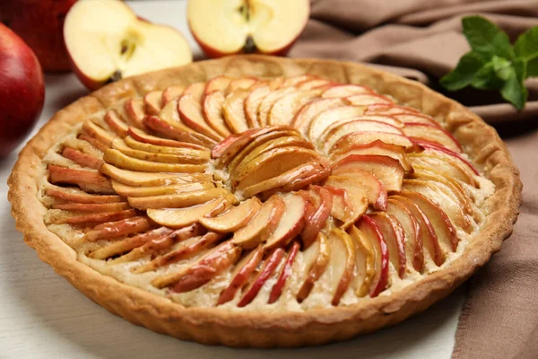 Délicieuse Tarte Aux Pommes Maison Sur Table Bois Blanc — Photo