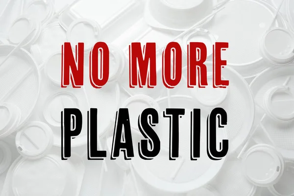Teks Plastic Lebih Dan Berbagai Item Sekali Pakai Pada Latar — Stok Foto