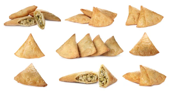 Ensemble Avec Délicieux Samosas Croustillants Sur Fond Blanc — Photo