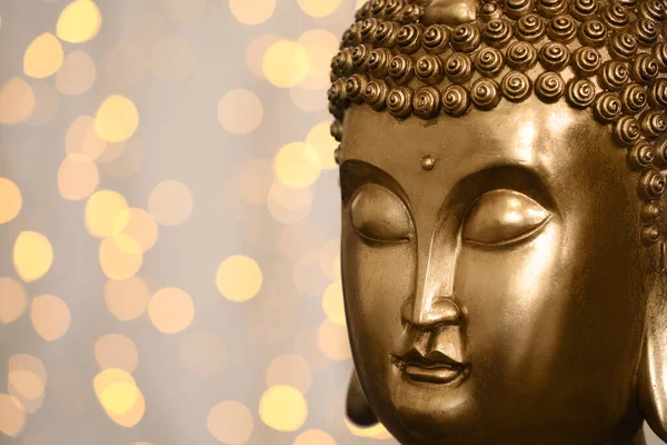 Buddha Staty Mot Suddiga Ljus Närbild Plats För Text — Stockfoto