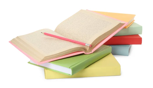 Muchos Libros Tapa Dura Colores Con Lápiz Sobre Fondo Blanco —  Fotos de Stock