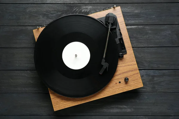 Giradiscos Con Disco Vinilo Sobre Fondo Madera Negro Vista Superior —  Fotos de Stock