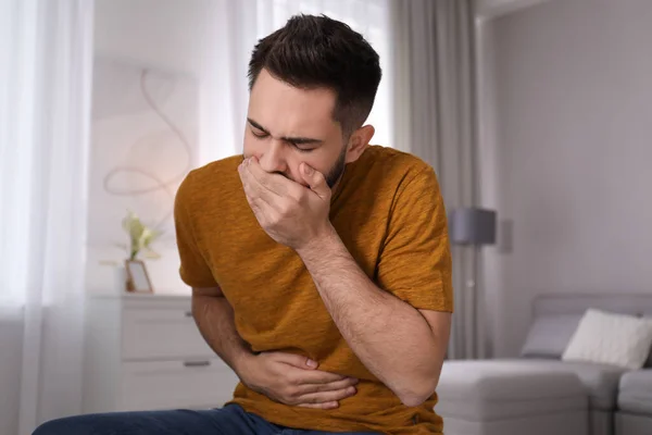 Ung Man Som Lider Illamående Hemma Matförgiftning — Stockfoto