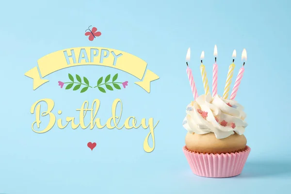 Gelukkige Verjaardag Heerlijke Cupcake Met Kaarsen Lichtblauwe Achtergrond — Stockfoto