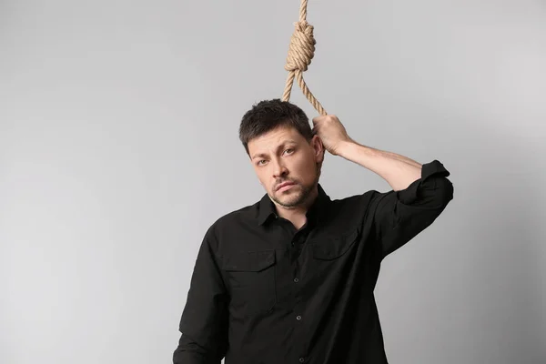 Hombre Deprimido Con Soga Cuerda Cuello Contra Fondo Claro —  Fotos de Stock