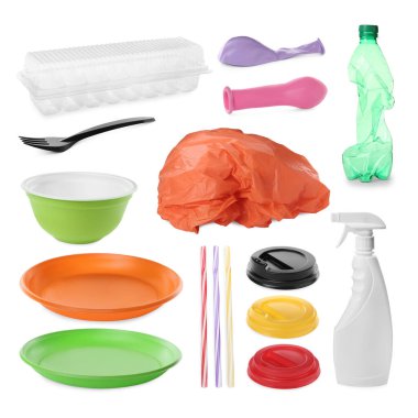 Beyaz arkaplanda farklı plastik ögeler ile ayarla