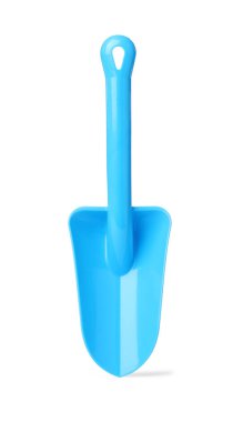 Açık mavi plastik oyuncak kürek beyaza izole edilmiş.