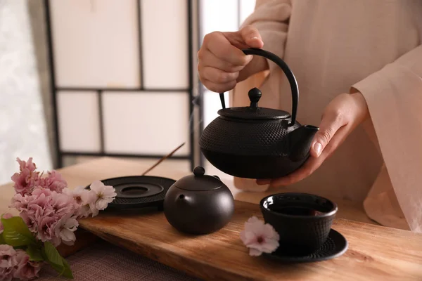 Master Conducting Traditional Tea Ceremony Table Closeup — Stock Photo, Image