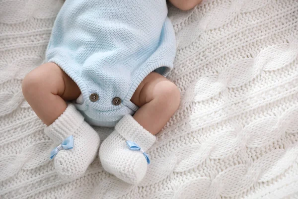 Lindo Bebé Recién Nacido Botines Ganchillo Cuadros Punto Blanco Vista — Foto de Stock
