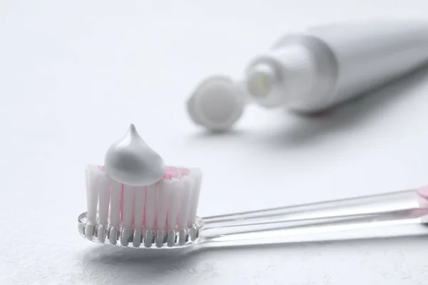 Brush Toothpaste Tube White Background Closeup — Stock Photo, Image