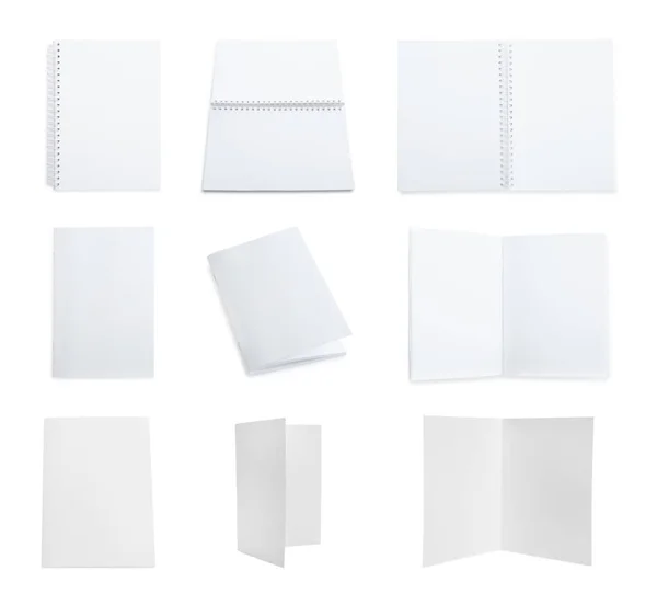 Set Avec Des Brochures Papier Blanc Sur Fond Blanc Maquette — Photo