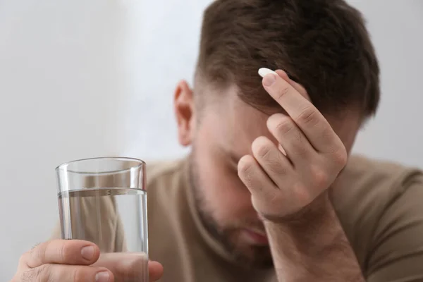 Man Glass Water Pill Suffering Migraine Closeup — Stock Photo, Image