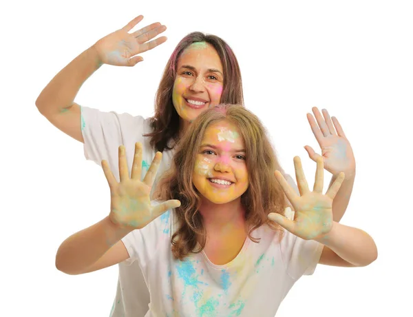妇女和女孩被白色背景的彩色粉末染料覆盖 Holi节庆祝活动 — 图库照片