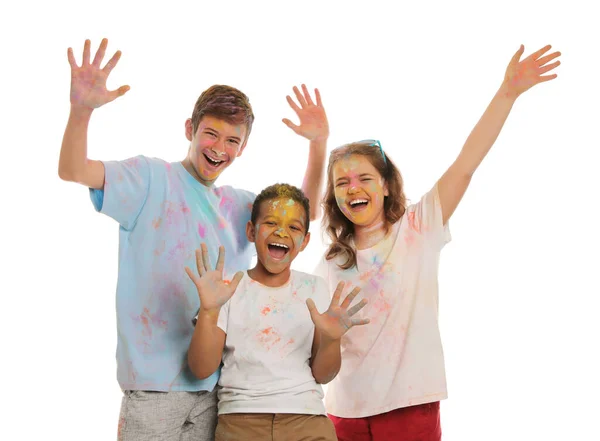 Grupo Amigos Cobertos Com Corantes Coloridos Sobre Fundo Branco Celebração — Fotografia de Stock