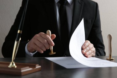 Masada erkek noter damgalama belgesi, yakın plan