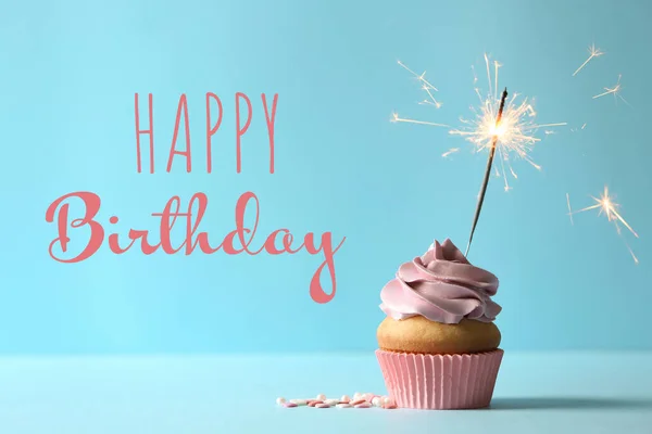 Gelukkige Verjaardag Heerlijke Cupcake Met Brandende Sterretje Blauwe Achtergrond — Stockfoto