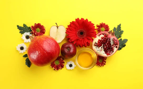 Flat Lay Composition Rosh Hashanah Holiday Attributes Yellow Background — Stock Photo, Image