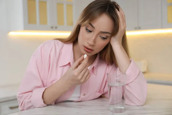 Young Woman Taking Abortion Pill Kitchen — Stock Photo, Image