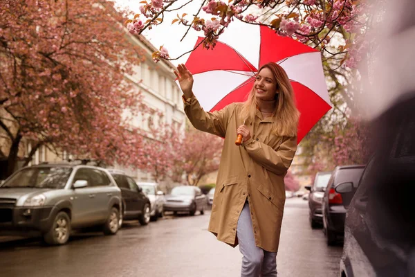 Young Woman Umbrella Walking Spring Day — Stock Photo, Image