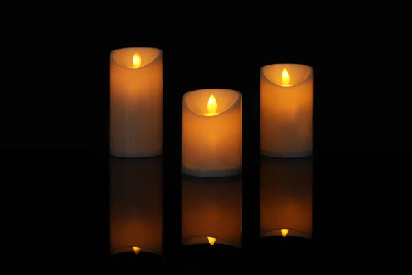 Velas Led Decorativas Brillantes Sobre Fondo Negro —  Fotos de Stock