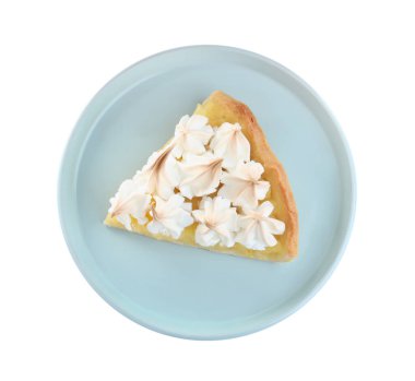 Lezzetli bir parça limonlu pasta, beyaz tabakla izole edilmiş, üst manzara.
