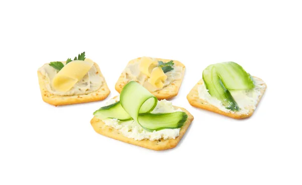 Deliciosas Galletas Con Humus Queso Sobre Fondo Blanco —  Fotos de Stock