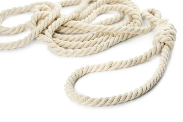 白い背景に結び目でロープの鼻 — ストック写真