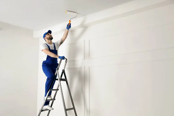 Handyman Painting Ceiling White Dye Indoors Space Text — Stock Photo, Image