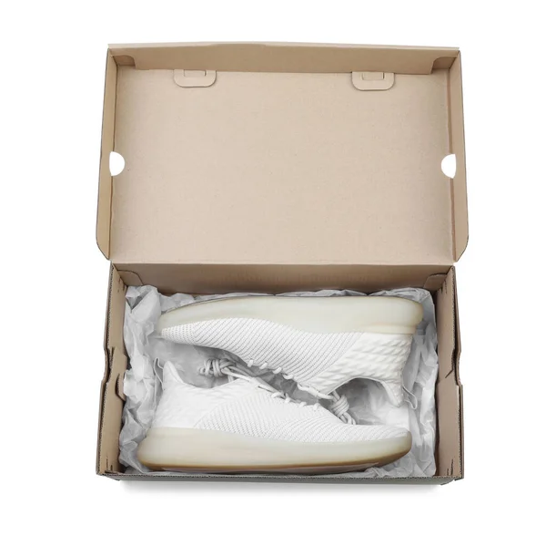 Beyaz Arka Planda Karton Kutuda Şık Spor Ayakkabılar — Stok fotoğraf