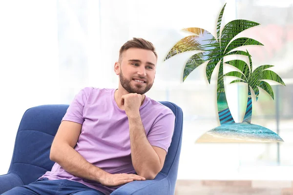 Giovane Uomo Sognando Vacanza Casa — Foto Stock