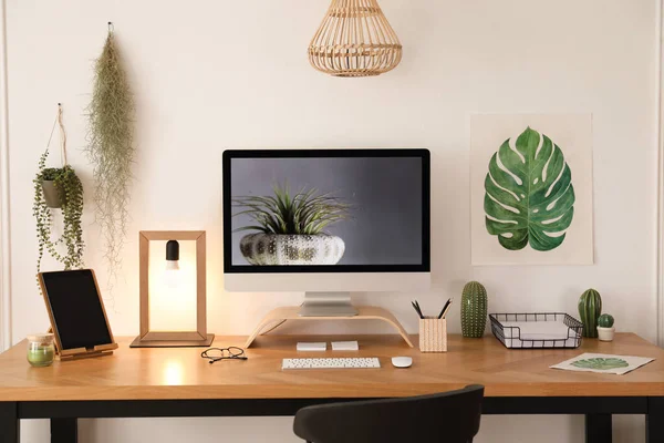 Moderne Werkplek Met Computer Kamer Interieur Ontwerp — Stockfoto