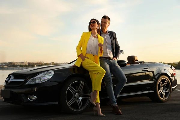 Stylish Couple Luxury Convertible Car Outdoors — Stock Photo, Image