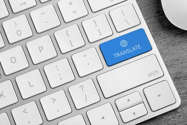 クイック翻訳 クローズアップのためのボタンと現代のコンピュータのキーボード — ストック写真
