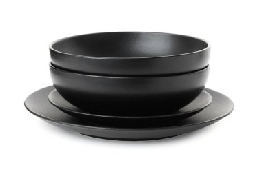 Boş seramik bulaşık takımı beyaza izole edildi