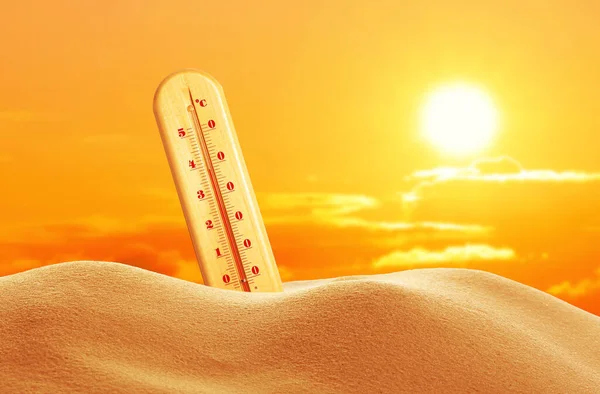 Vädertermometer Med Hög Temperatur Utomhus Varm Solig Dag Varning För — Stockfoto