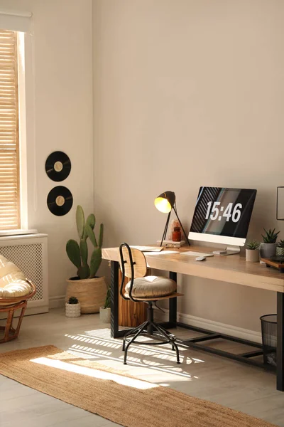 Room Interior Comfortable Workplace Modern Computer Wooden Desk — Stock Photo, Image