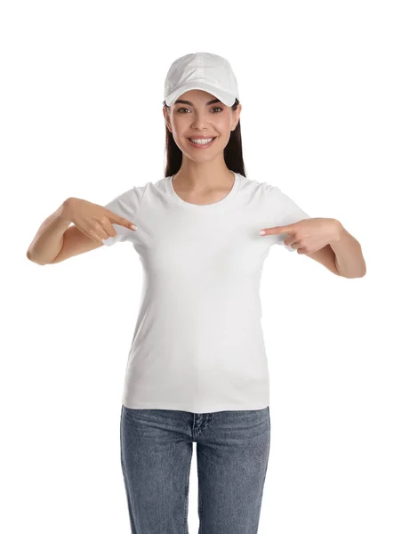 Joven Mujer Feliz Gorra Camiseta Sobre Fondo Blanco Burla Para —  Fotos de Stock