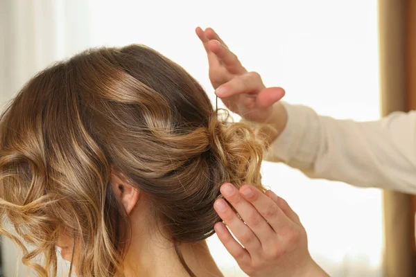 Stylist Working Client Salon Making Hairstyle — Stock Photo, Image