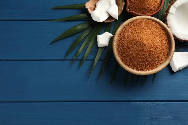 Composición Plana Con Azúcar Coco Natural Sobre Una Mesa Madera — Foto de Stock