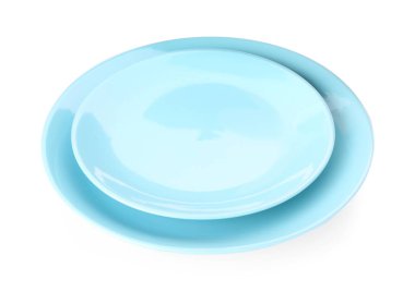 Boş seramik bulaşık takımı beyaza izole edildi