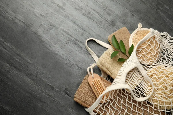 Bolsa Malla Con Productos Ecológicos Sobre Fondo Gris Vista Superior —  Fotos de Stock