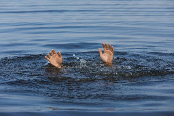 Hombre Ahogado Buscando Ayuda Mar Primer Plano — Foto de Stock