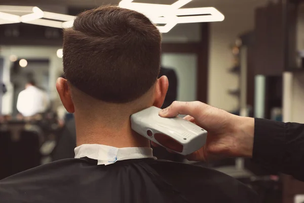 Professional Hairdresser Making Stylish Haircut Salon Back View — Stock Photo, Image