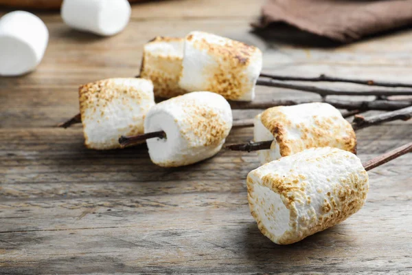 Twigs Roasted Marshmallows Wooden Table Closeup — Stock Photo, Image