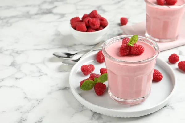 Delicious Raspberry Mousse Mint White Marble Table Space Text — Stock Photo, Image
