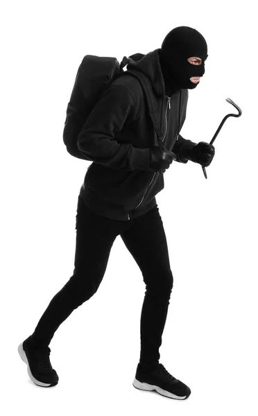 Man Bär Svart Balaclava Med Ryggsäck Och Kofot Vit Bakgrund — Stockfoto