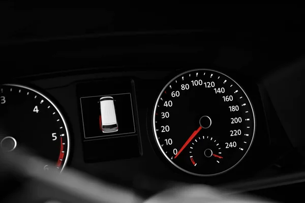 Modern Hız Göstergesi Takometre Gösterge Panelinde Açık Kapı Uyarısı — Stok fotoğraf