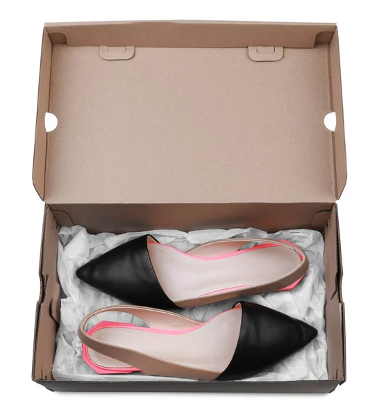 Par Sapatos Elegantes Caixa Papelão Fundo Branco Vista Superior — Fotografia de Stock