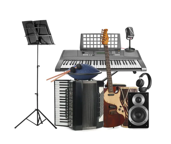 Grupo Diferentes Instrumentos Musicales Sobre Fondo Blanco — Foto de Stock